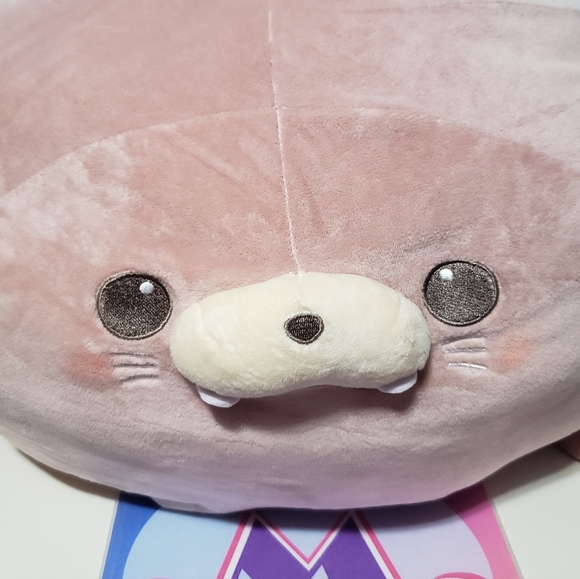 Toreba Exclusive Round Super Big Walrus Plush - Picture 2 of 7